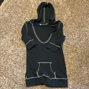 VS Hooded Tee